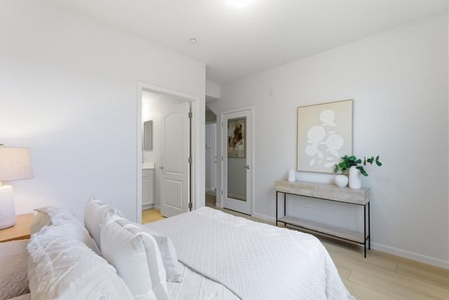 247 Peppermint Tree Terrace 5, Sunnyvale, CA 94086