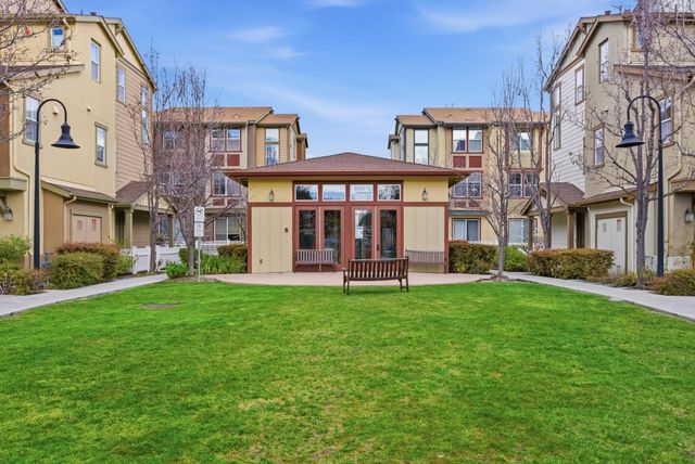 247 Peppermint Tree Terrace 5, Sunnyvale, CA 94086