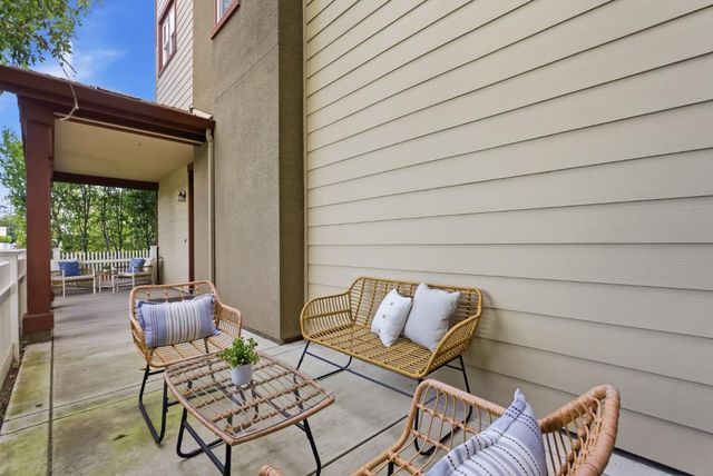 247 Peppermint Tree Terrace 5, Sunnyvale, CA 94086