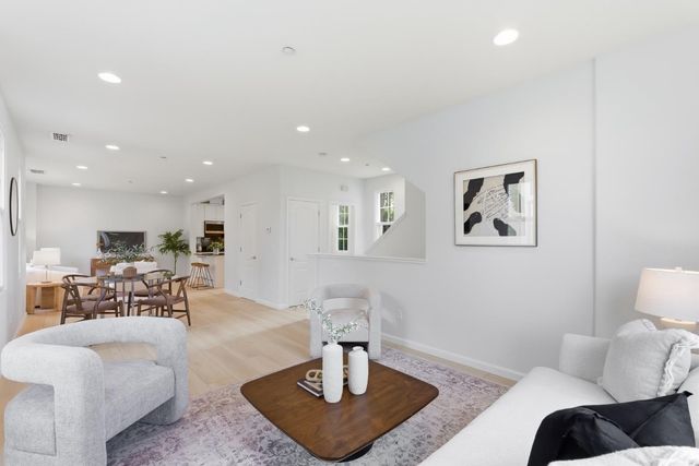 247 Peppermint Tree Terrace 5, Sunnyvale, CA 94086