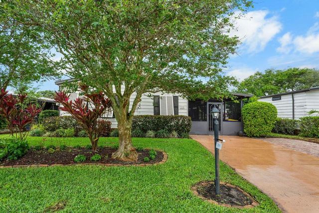 7894 SE Saratoga Drive E, Hobe Sound, FL 33455