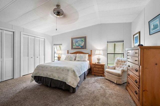 7894 SE Saratoga Drive E, Hobe Sound, FL 33455