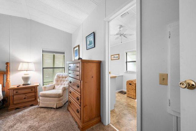 7894 SE Saratoga Drive E, Hobe Sound, FL 33455