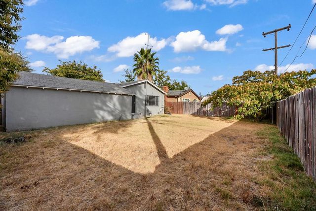 2124 Pock Ln, Stockton, CA 95205