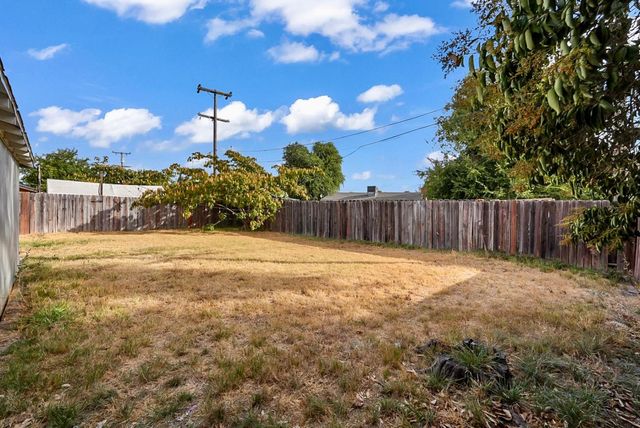 2124 Pock Ln, Stockton, CA 95205