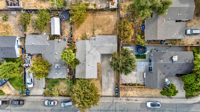 2124 Pock Ln, Stockton, CA 95205