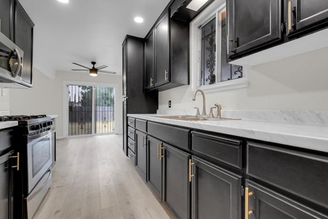 2124 Pock Ln, Stockton, CA 95205