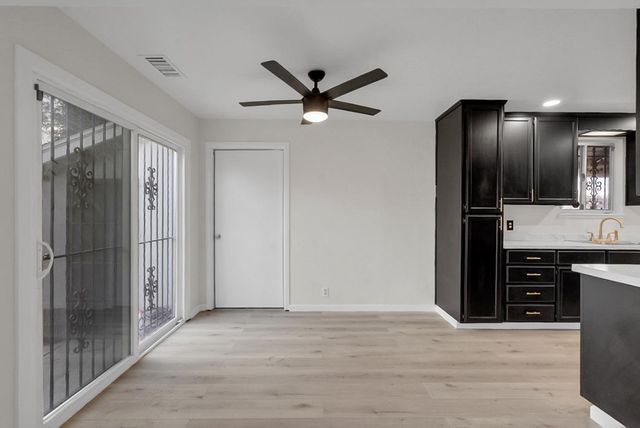 2124 Pock Ln, Stockton, CA 95205