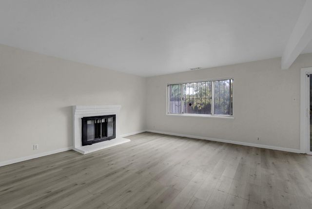 2124 Pock Ln, Stockton, CA 95205