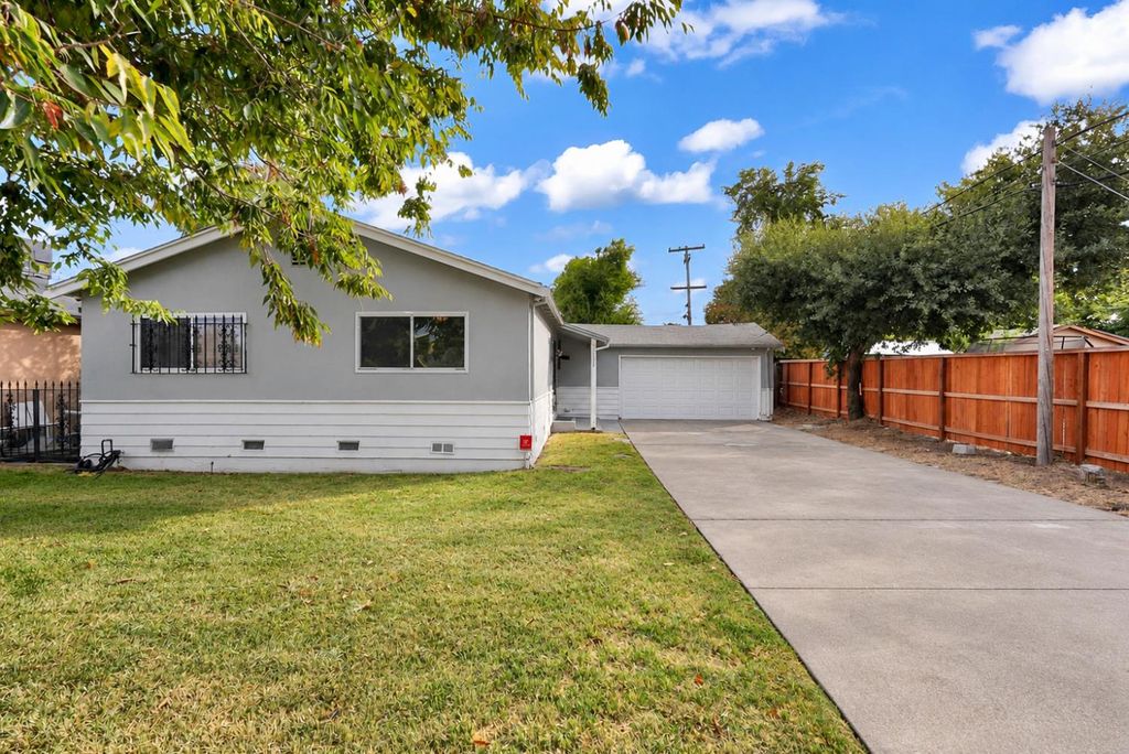 2124 Pock Ln, Stockton, CA 95205