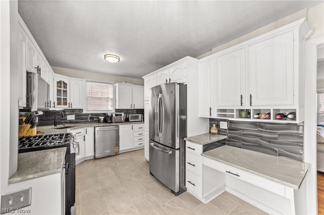 17912 Lomond Boulevard, Shaker Heights, OH 44122