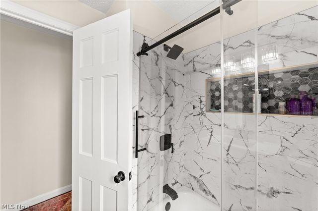 17912 Lomond Boulevard, Shaker Heights, OH 44122