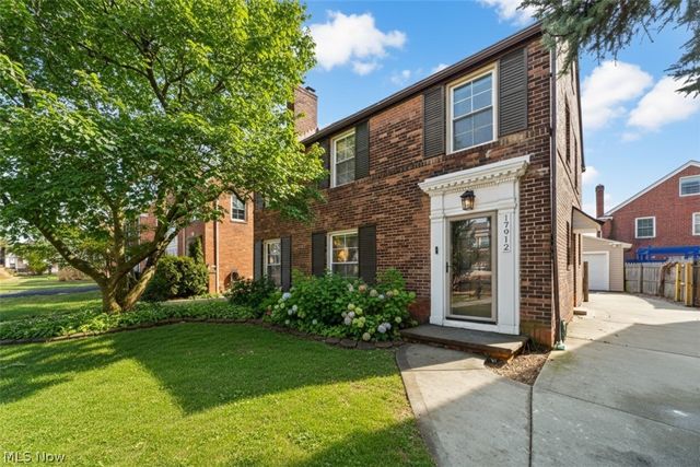 17912 Lomond Boulevard, Shaker Heights, OH 44122