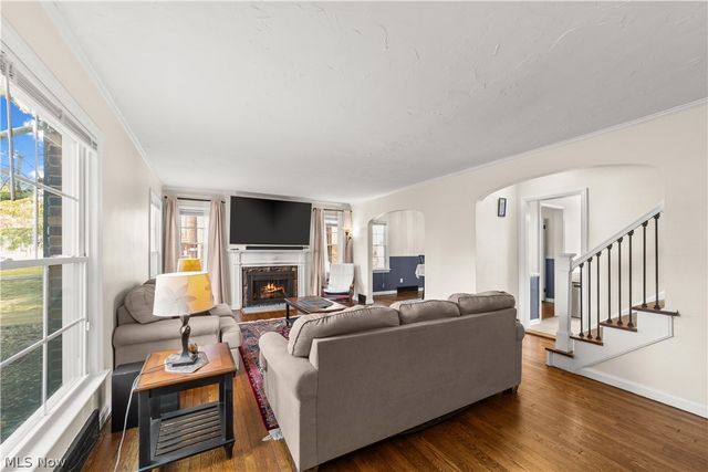 17912 Lomond Boulevard, Shaker Heights, OH 44122