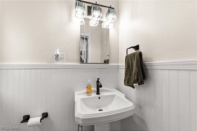 17912 Lomond Boulevard, Shaker Heights, OH 44122