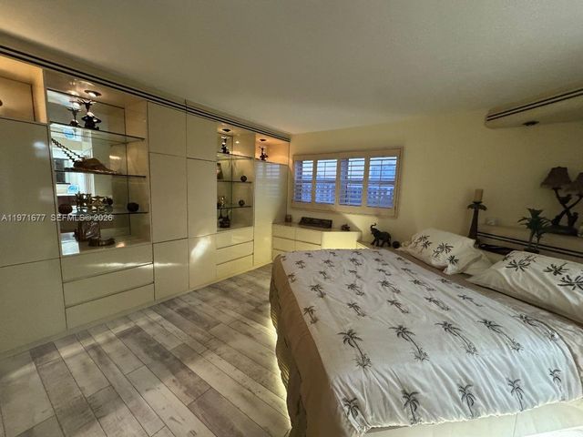 400 N Surf Rd 701, Hollywood, FL 33019