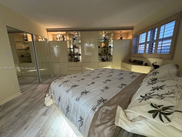 400 N Surf Rd 701, Hollywood, FL 33019