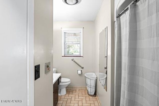 3025 Meadowview Drive, Kingston, TN 37763