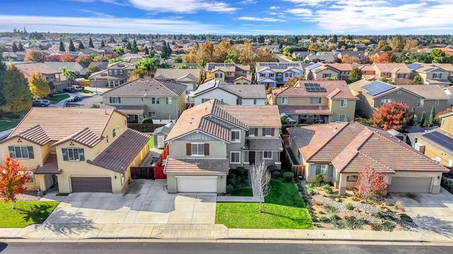 1776 Whiteash Avenue, Clovis, CA 93619