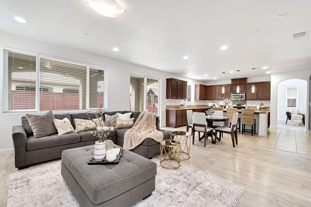 1776 Whiteash Avenue, Clovis, CA 93619