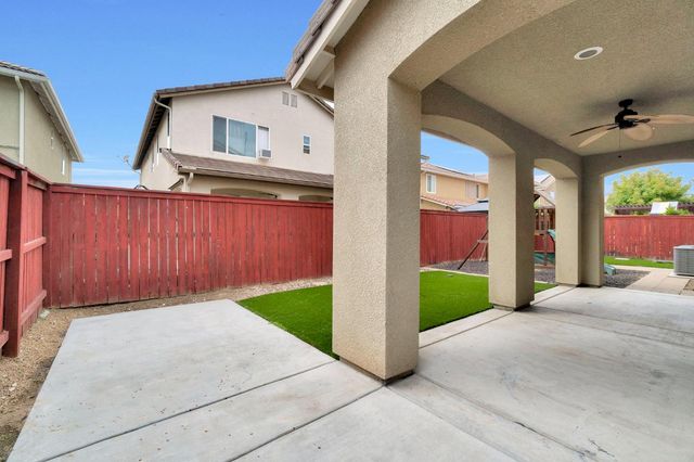 1776 Whiteash Avenue, Clovis, CA 93619