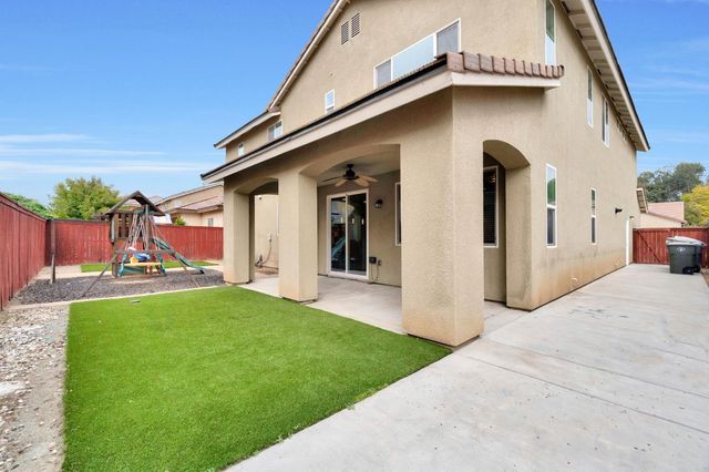 1776 Whiteash Avenue, Clovis, CA 93619