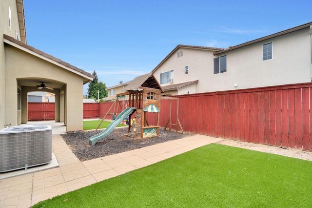 1776 Whiteash Avenue, Clovis, CA 93619