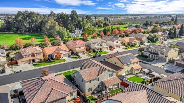 1776 Whiteash Avenue, Clovis, CA 93619