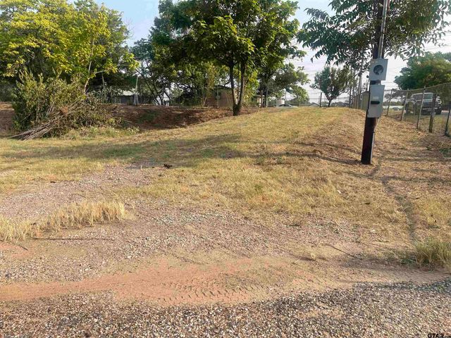 512 S JOHNSON, Mineola, TX 75773