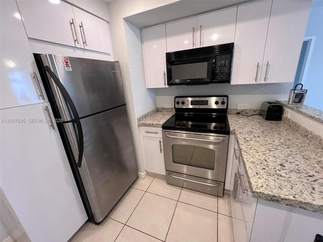 3505 S Ocean Dr 318, Hollywood, FL 33019