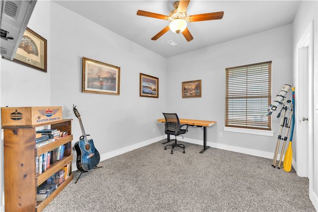 912 Hickory Meadows Avenue, Tontitown, AR 72762