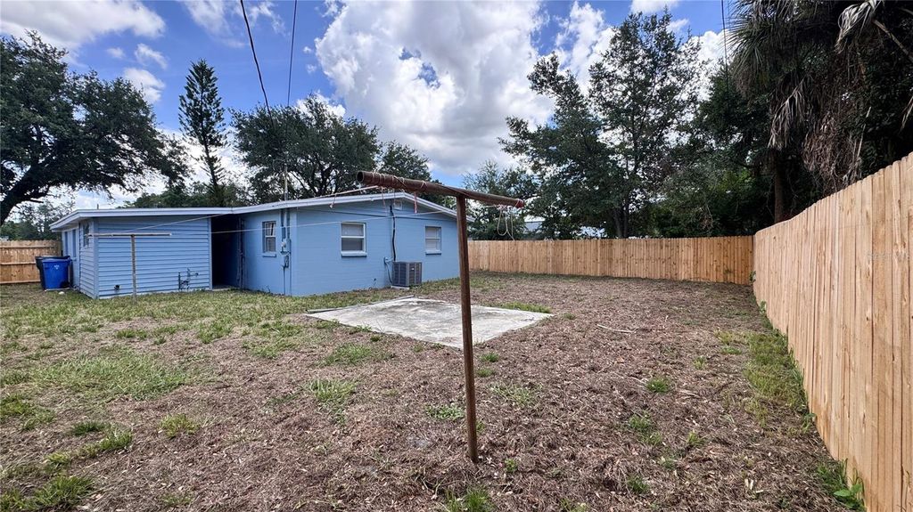 Image 21 of property listing at 8315 LIBBY LANE, Tampa, FL 33619