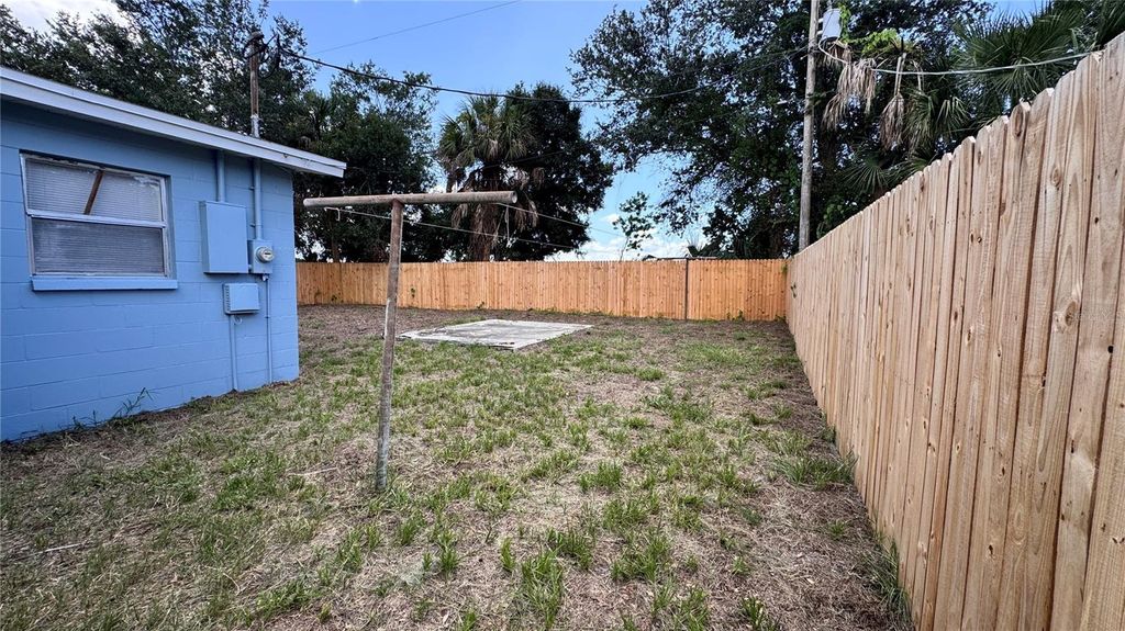 Image 25 of property listing at 8315 LIBBY LANE, Tampa, FL 33619