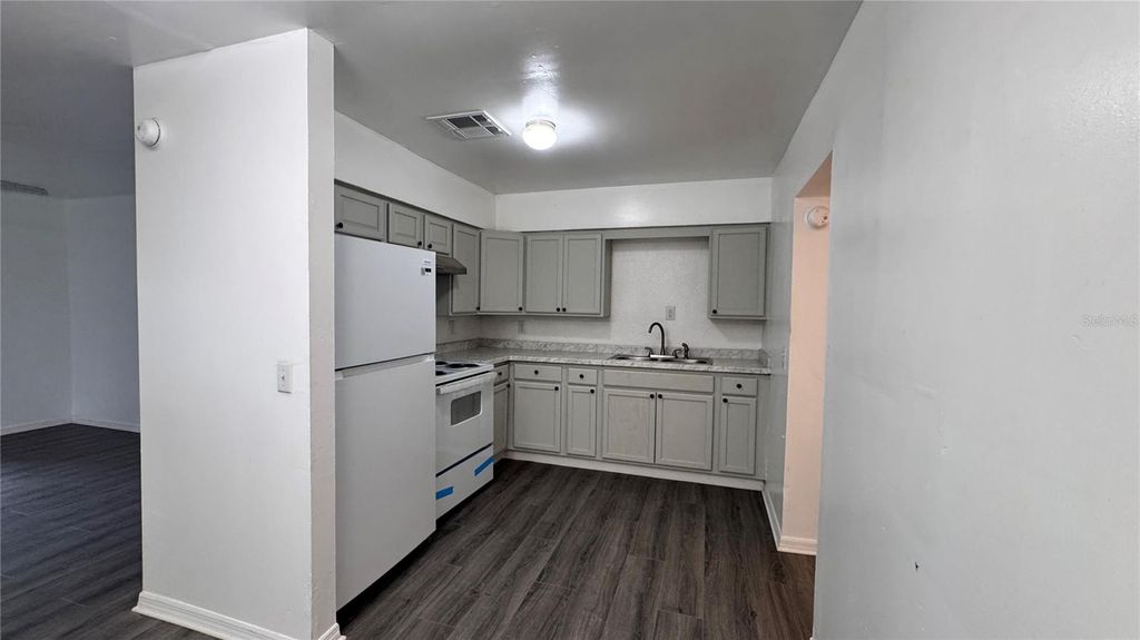 Image 5 of property listing at 8315 LIBBY LANE, Tampa, FL 33619