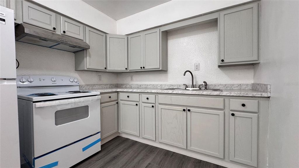 Image 8 of property listing at 8315 LIBBY LANE, Tampa, FL 33619