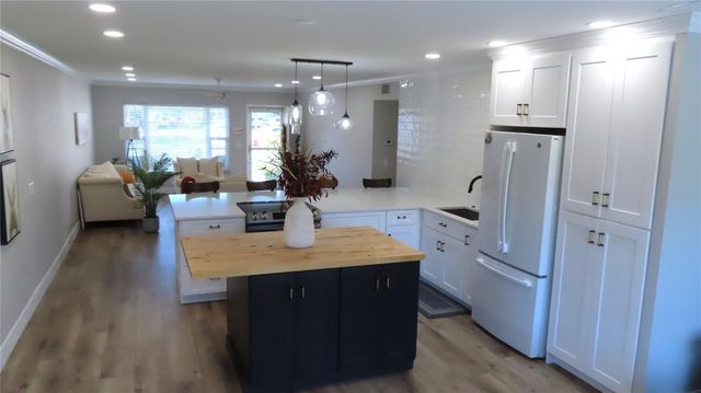 2221 SWEDISH DRIVE 17, Clearwater, FL 33763