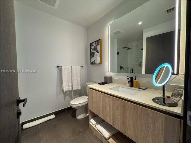 398 NE 5th Street 2007, Miami, FL 33132