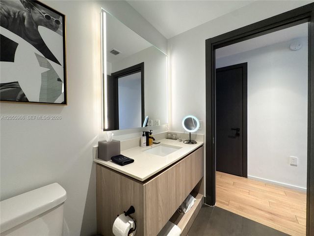 398 NE 5th Street 2007, Miami, FL 33132