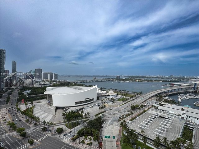 398 NE 5th Street 2007, Miami, FL 33132