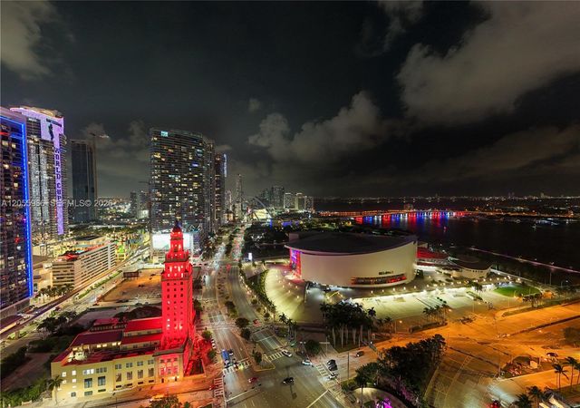 398 NE 5th Street 2007, Miami, FL 33132