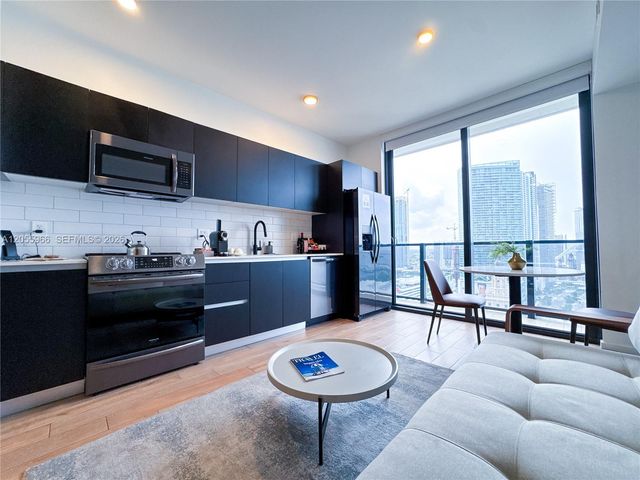 398 NE 5th Street 2007, Miami, FL 33132