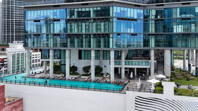 398 NE 5th Street 2007, Miami, FL 33132