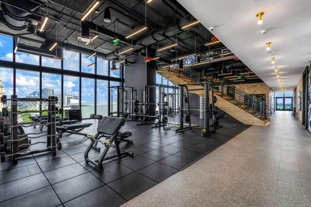 398 NE 5th Street 2007, Miami, FL 33132