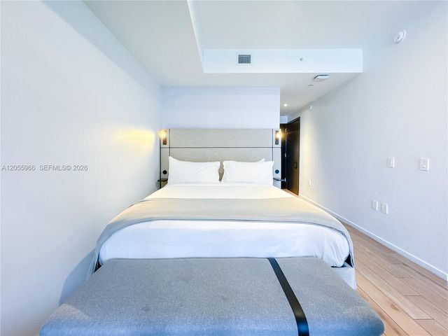 398 NE 5th Street 2007, Miami, FL 33132
