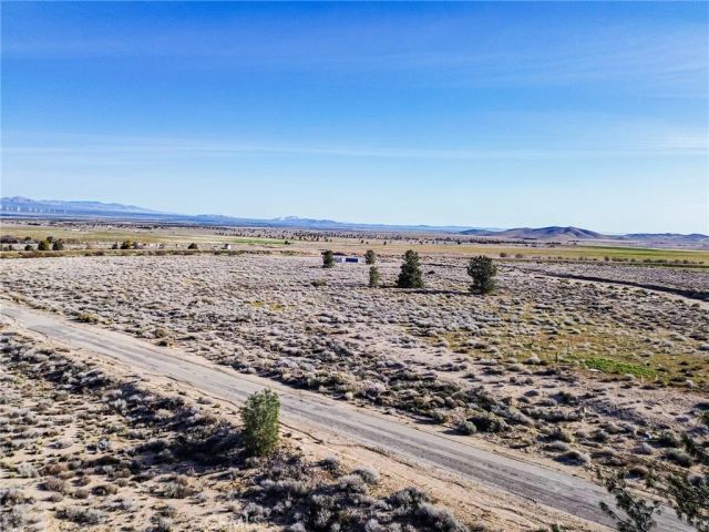 10000 195th West, Lancaster, CA 93536