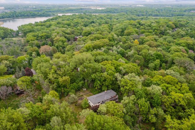 21 Red Fox Road, North Oaks, MN 55127