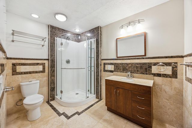 21 Red Fox Road, North Oaks, MN 55127