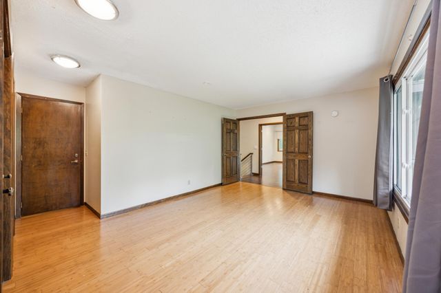 21 Red Fox Road, North Oaks, MN 55127