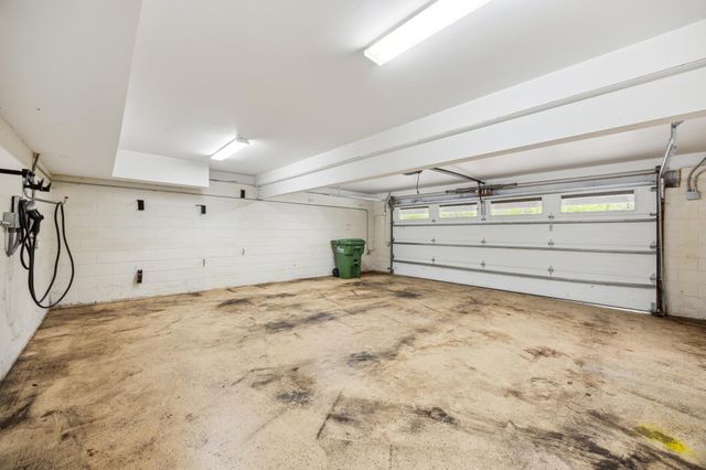 21 Red Fox Road, North Oaks, MN 55127