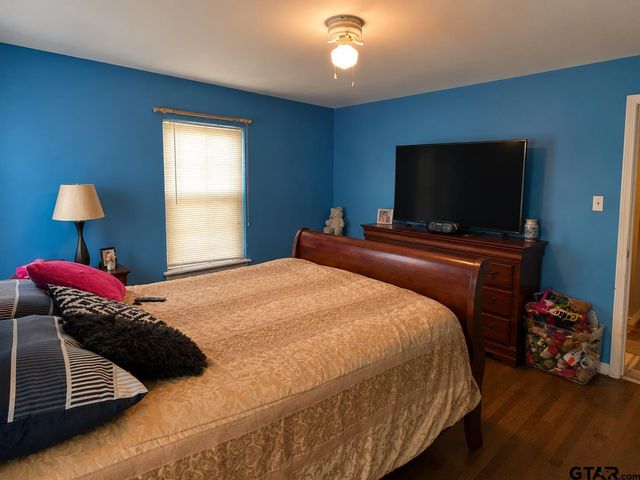 2821 Van Hwy, Tyler, TX 75702